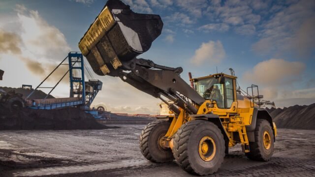 Maquina-Pesada-Excavadora